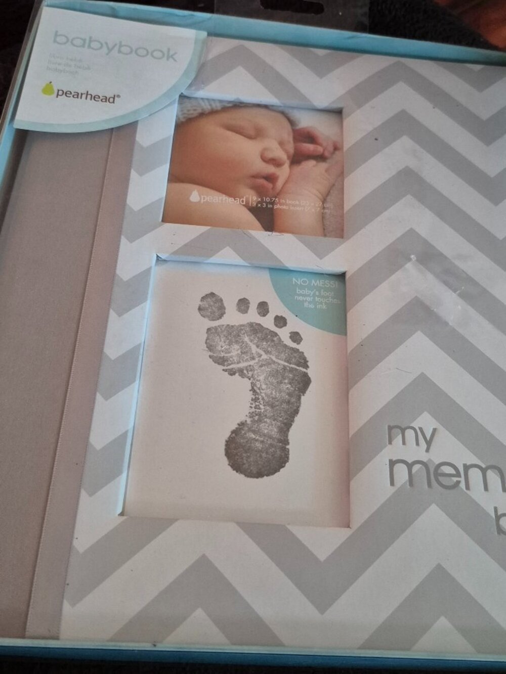 Pearhead Chevron Baby Memory Book Gray White Unisex First Five Years BRAND NEW!!